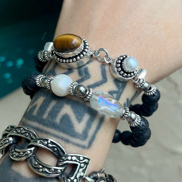 Genuine Gemstones bracelets set tiger eye , pearls & aura crystal quartz - Picture 3 of 13